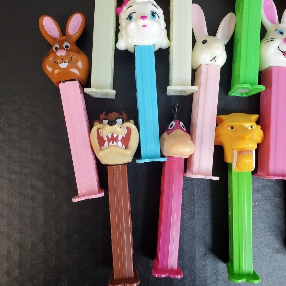 PEZ Candy‎ Dispenser Lot Of 18 - Halloween Easter Hello Kitty Dino Taz Sylvester